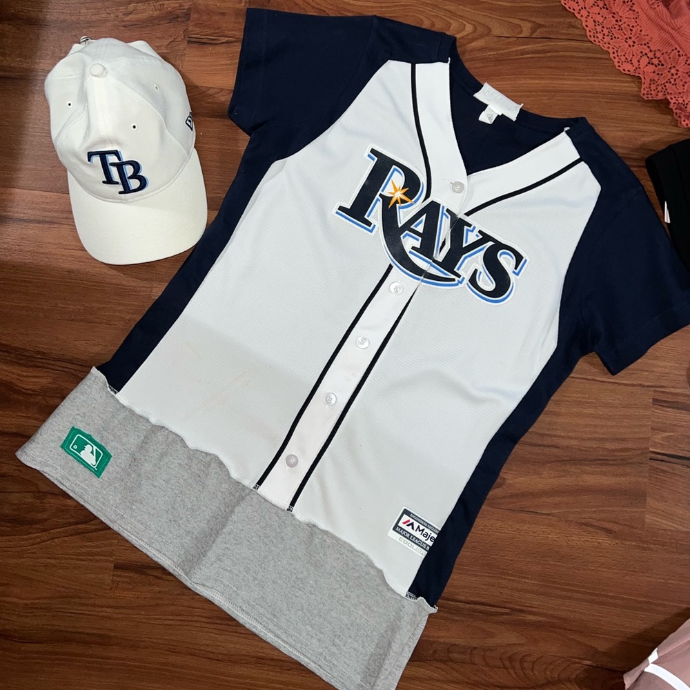 Tampa Bay Rays women’s jersey tshirt, size medium. Sold with hat